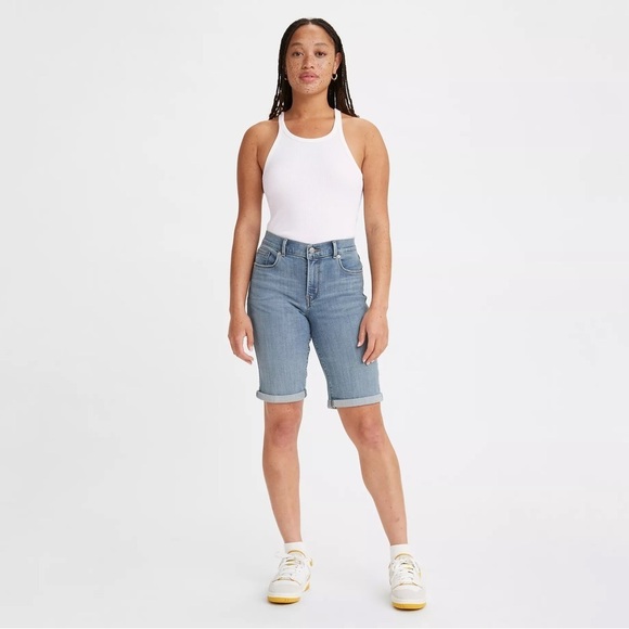 Levi’s Bermuda Jean Shorts Size 30 Rolled Cuff Medium Wash Denim - Picture 1 of 10